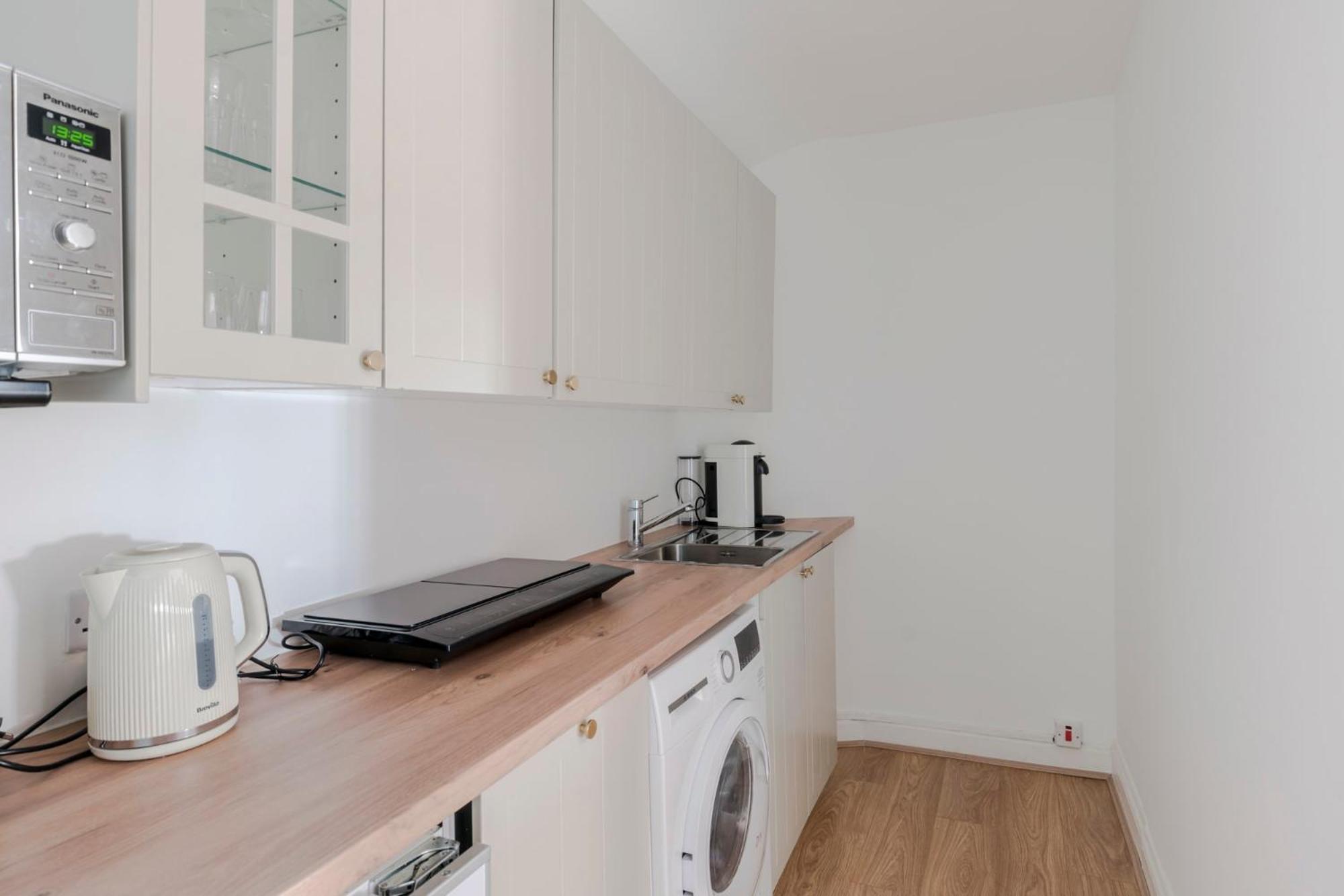 Wonderland - Fitzrovia - By Frankie Says Apartment London Luaran gambar